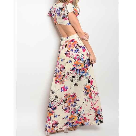 Magenta Floral print maxi dress w/cutout waist - Picture 2 of 6